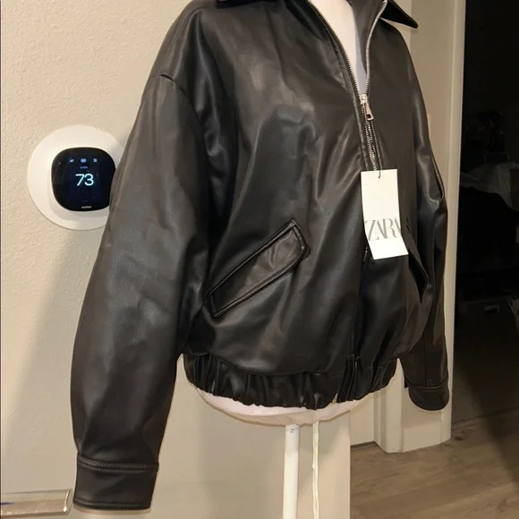 ZARA NWT Faux Leather Bomber Jacket Black Medium Oversized Zipper Closure - Picture 3 of 9